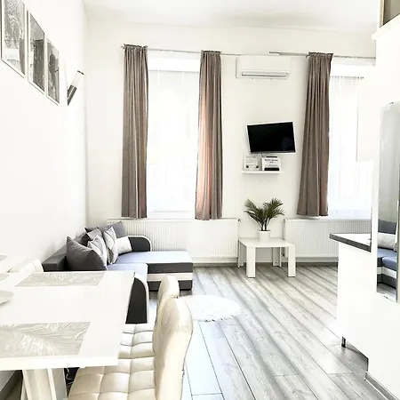 Apartament Belvarosi *