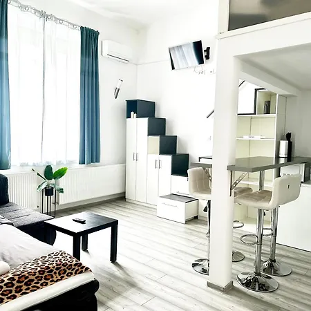 Apartament Belvarosi *
